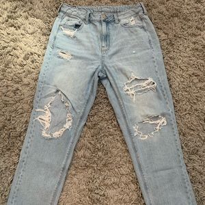 American Eagle Hi-Rise Tomgirl jeans